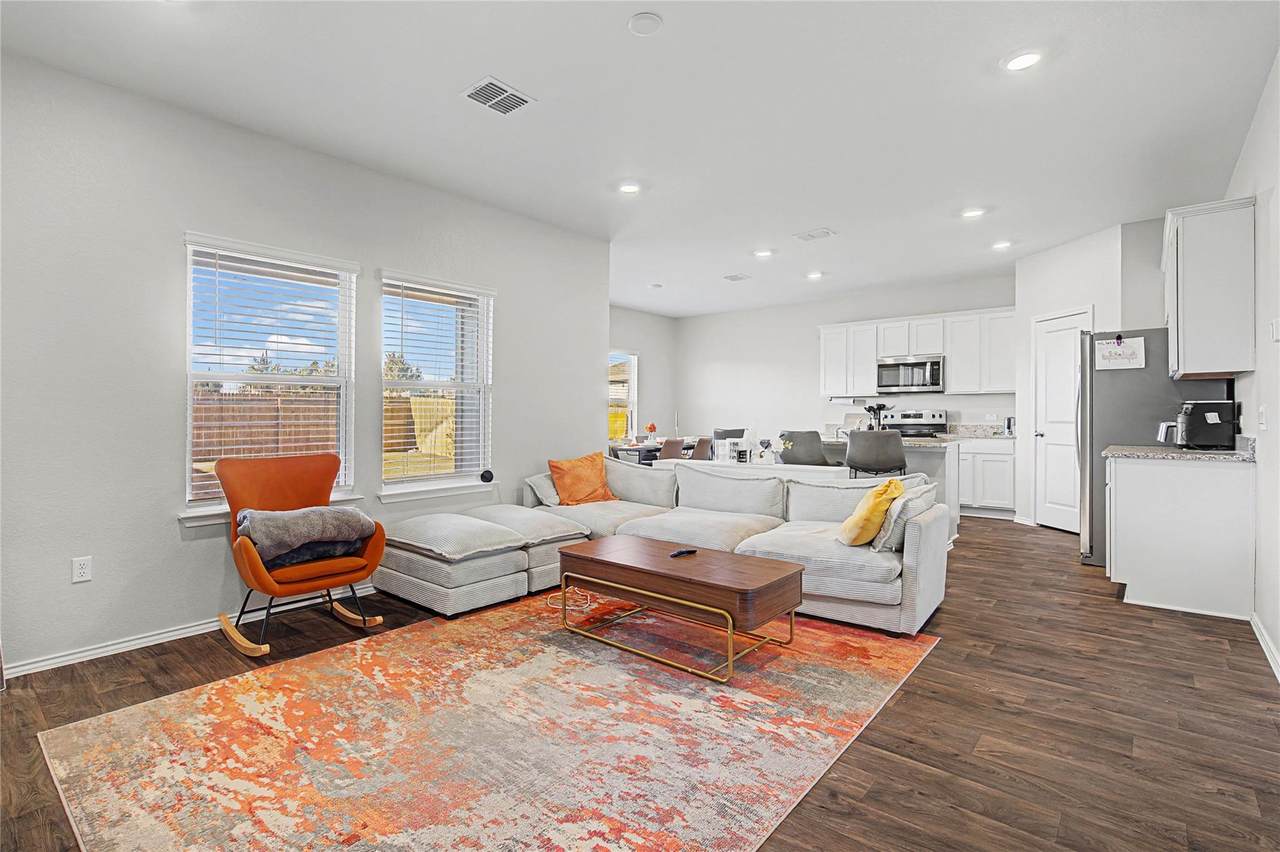 https://bt-photos.global.ssl.fastly.net/austin/1280_boomver_2_7452043-2.jpg