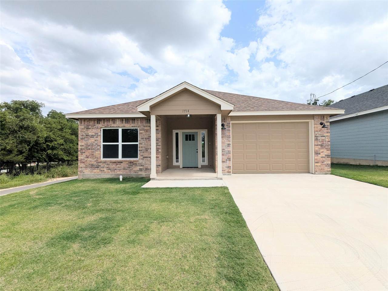 1714 Avenue G - Photo 1