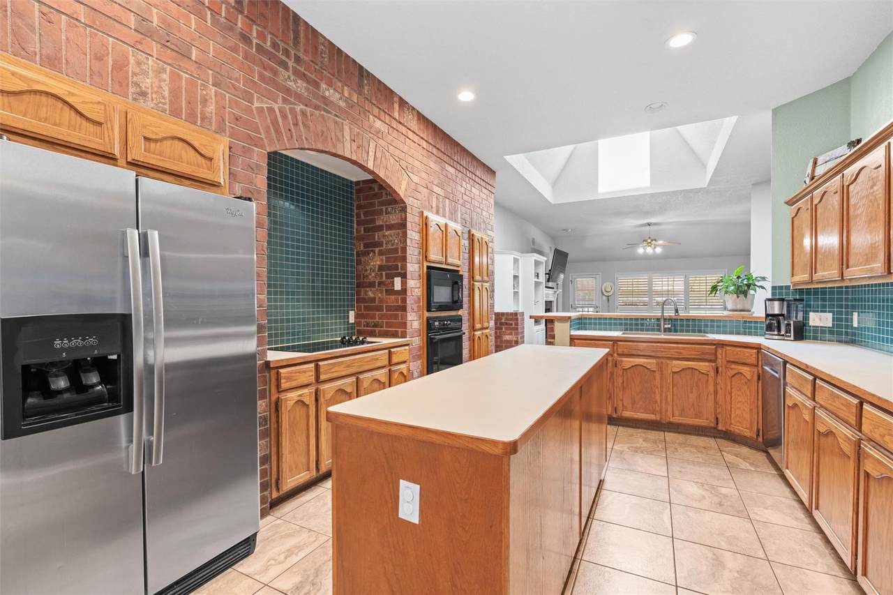 1208 Brophy Dr - Photo 1