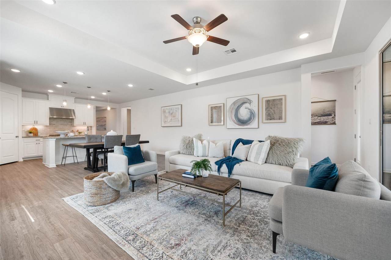 2541 Reunion Blvd - Photo 1