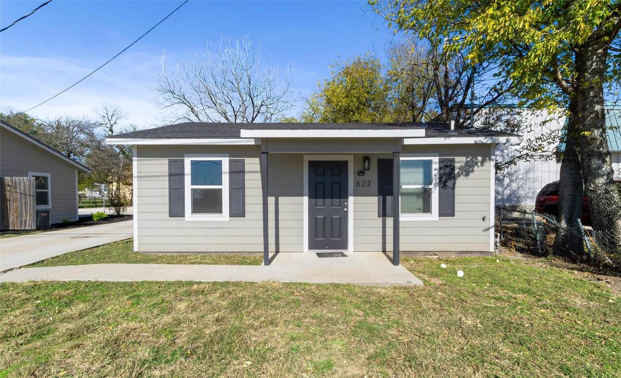 622 6th Ave - Photo 1