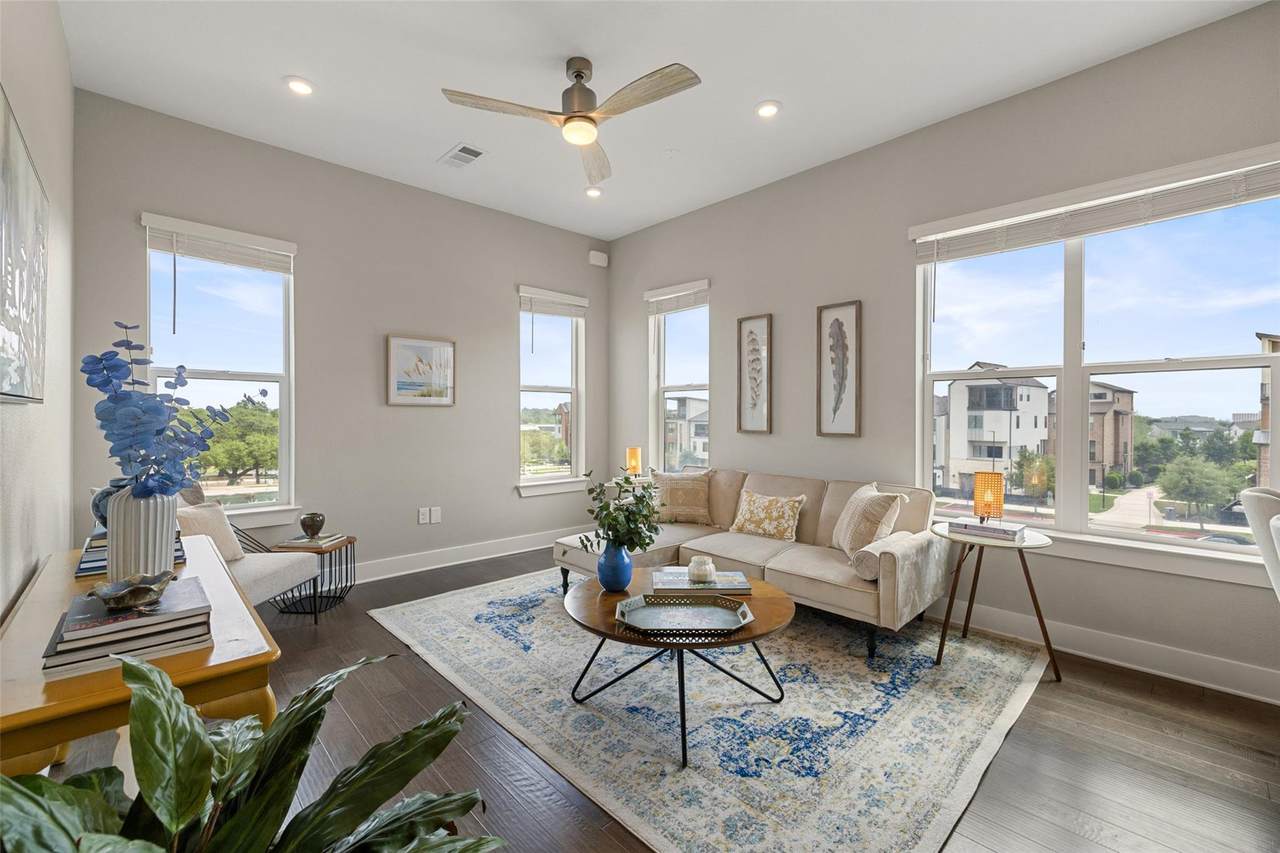 4501 Jackson Ave - Photo 1