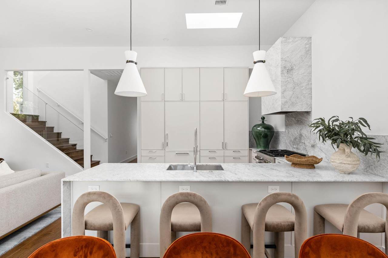 127 Frederick St - Photo 1