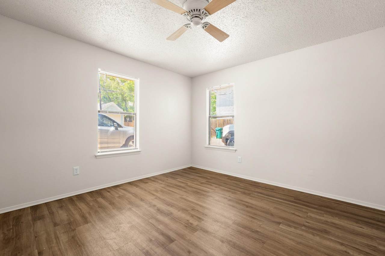 3506 Speedway - Photo 1