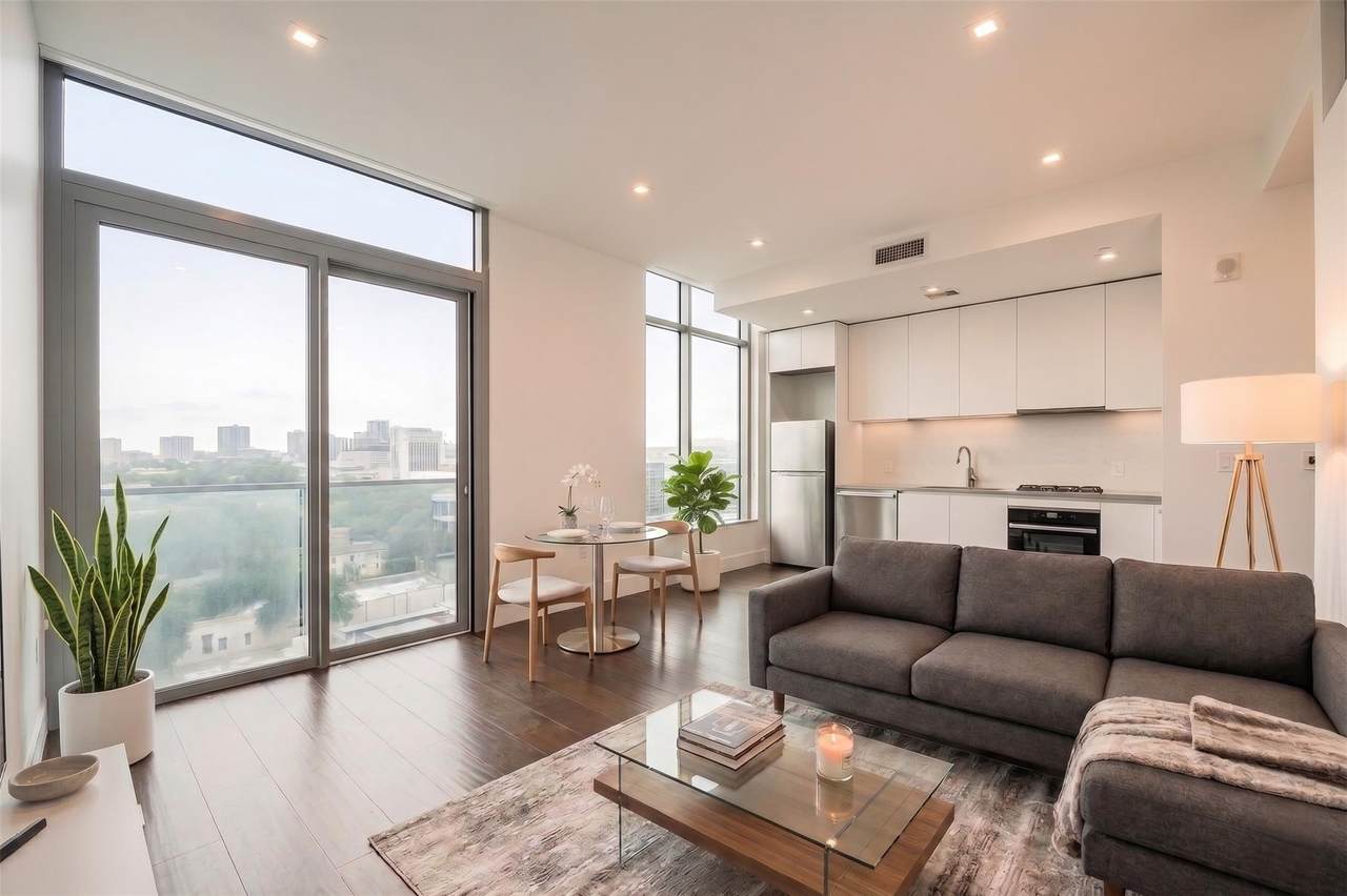 501 West Ave - Photo 1