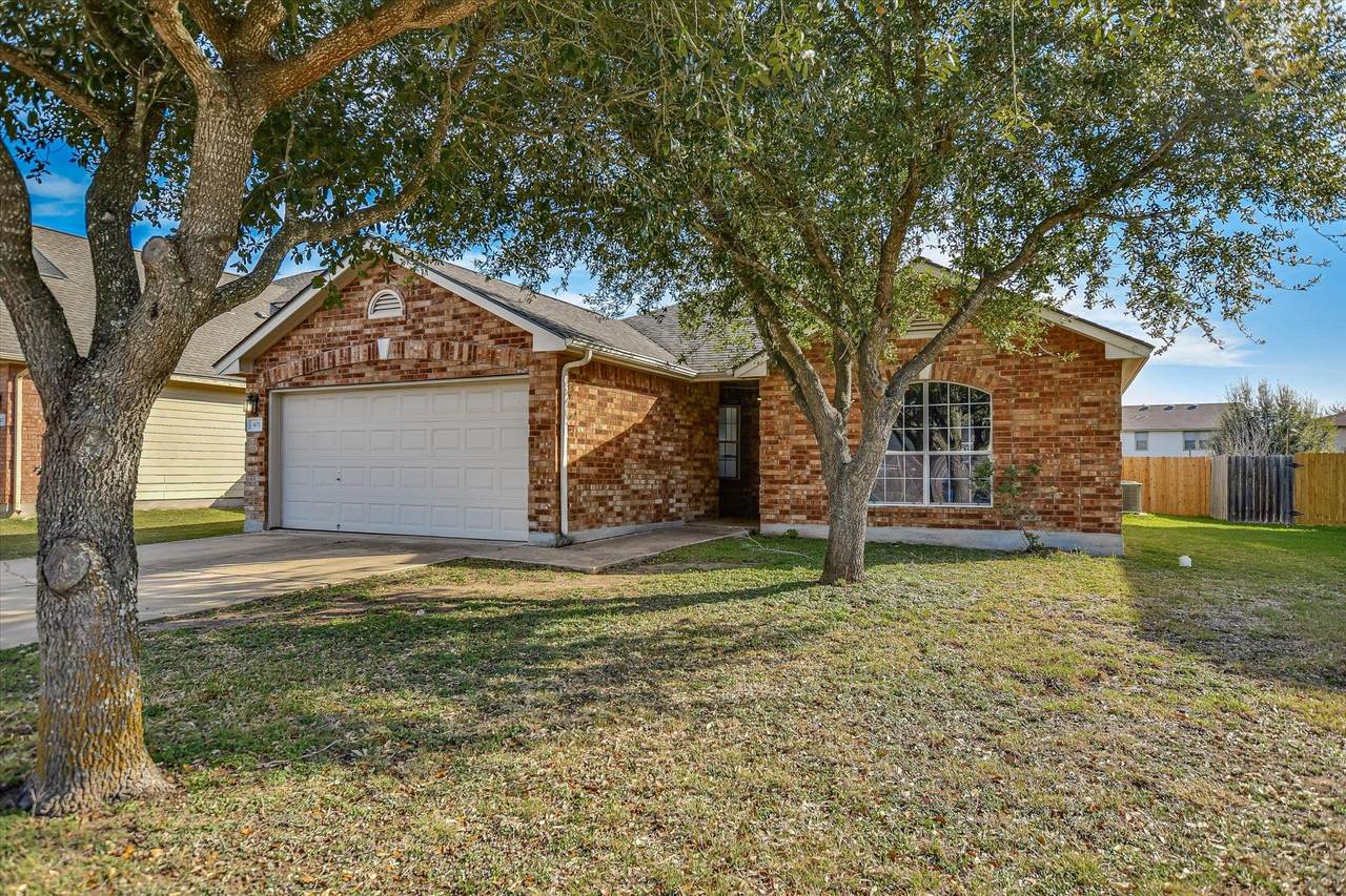 401 Bandara Woods Blvd - Photo 1