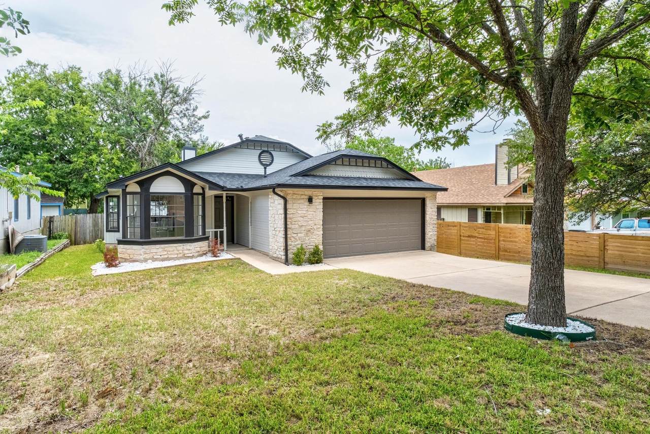927 Peggotty Pl - Photo 1