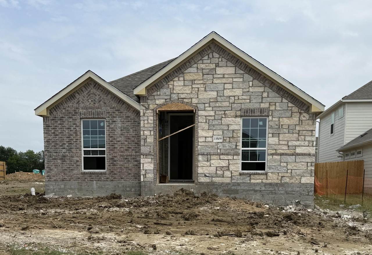 13509 Muny Pkwy - Photo 1