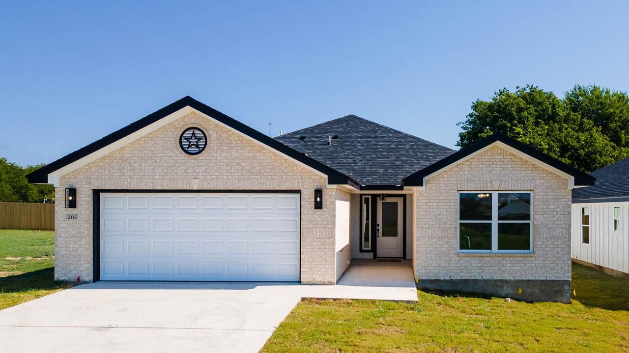 2115 Blackhawk Loop - Photo 1