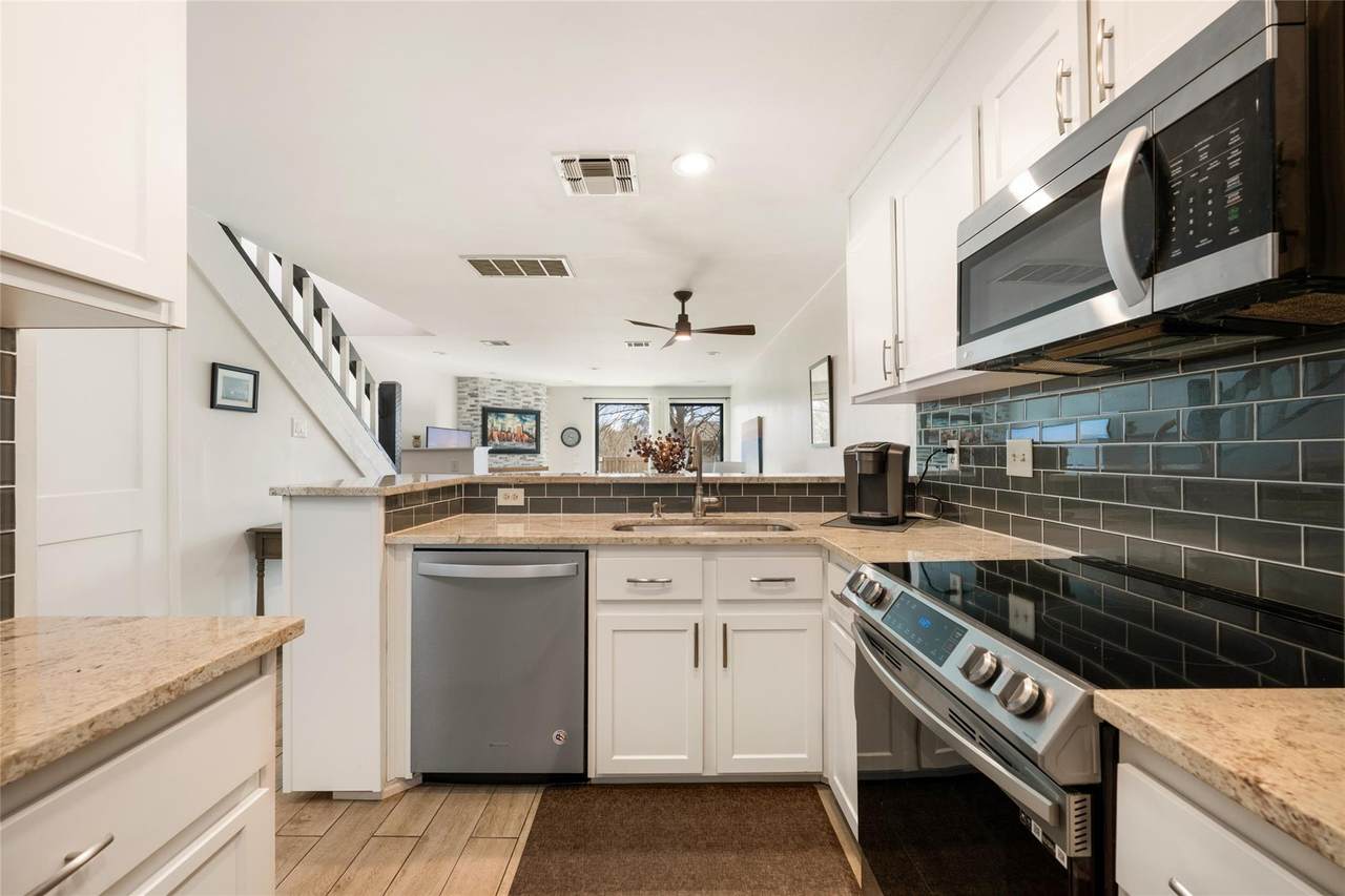 7122 Wood Hollow Dr - Photo 1