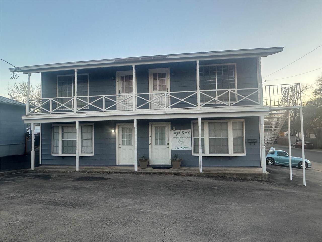 1511 North Loop Blvd - Photo 1