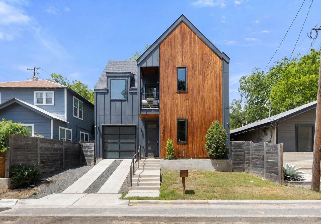 2202 Santa Rita St - Photo 1