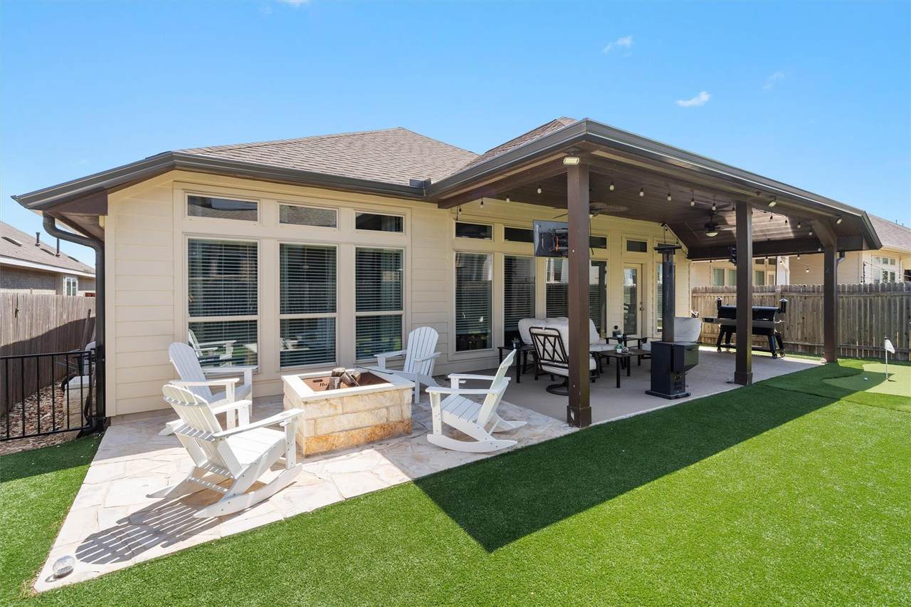 221 Magdalene Way - Photo 1