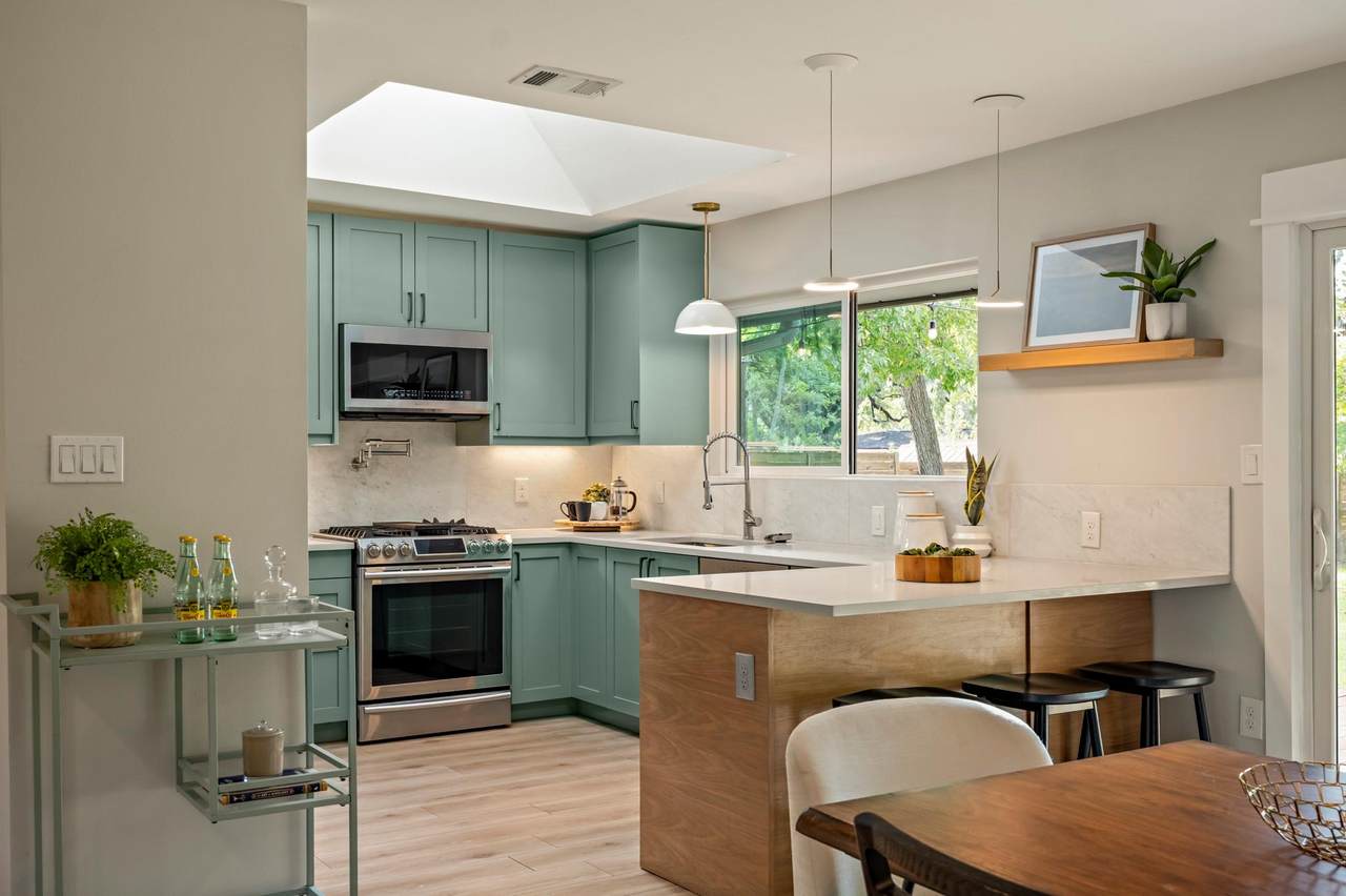 1601 Ashberry Dr - Photo 1