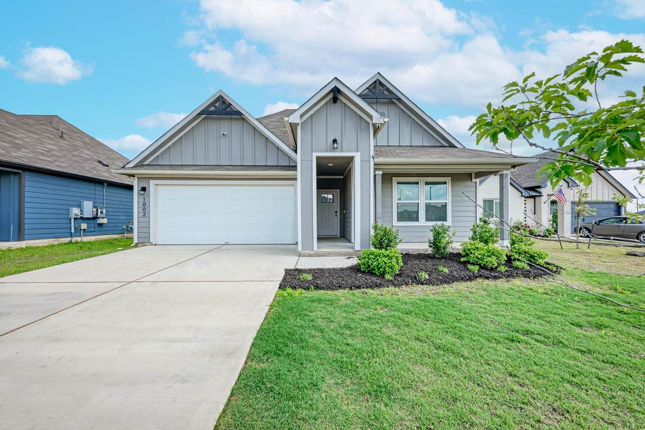 1002 Austin Bayou Dr - Photo 1