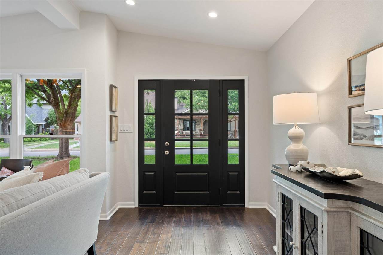 1513 Westover Rd - Photo 1