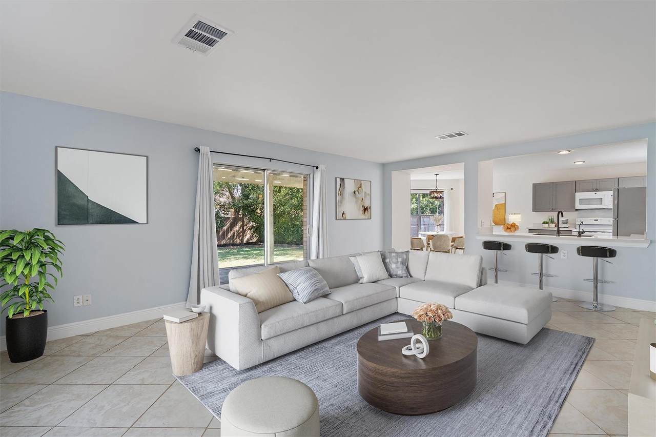 2720 High Point Dr - Photo 1