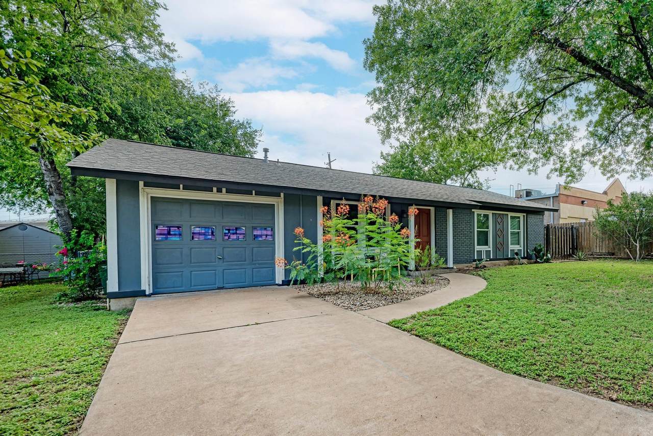 1500 Fairfield Dr - Photo 1