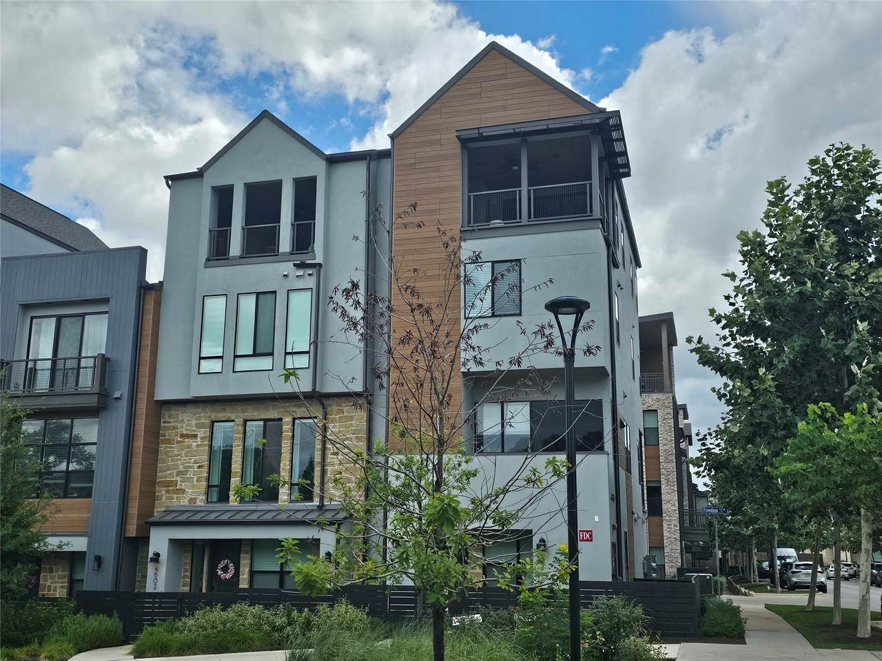 4600 Freedom Dr - Photo 1