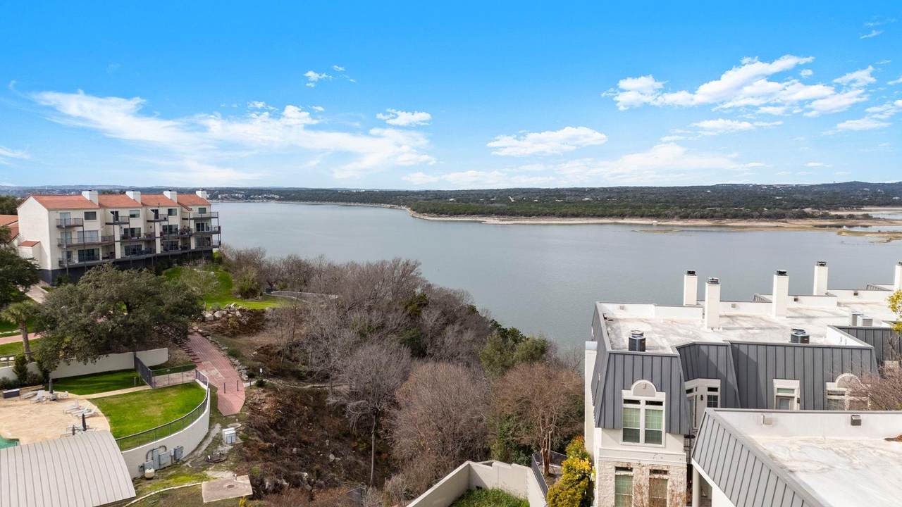 2918 Ranch Road 620 Rd - Photo 1