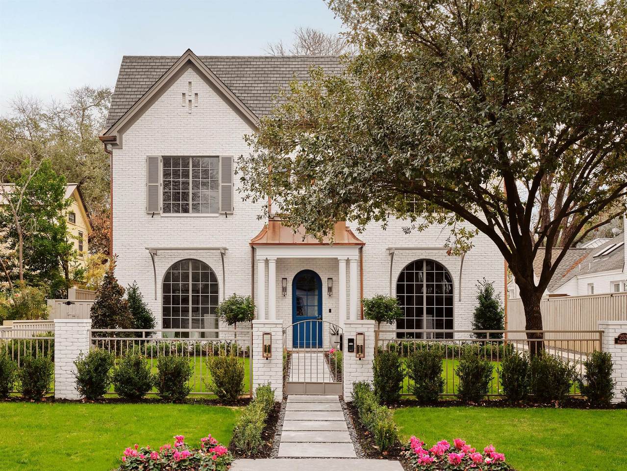 2521 Harris Blvd - Photo 1