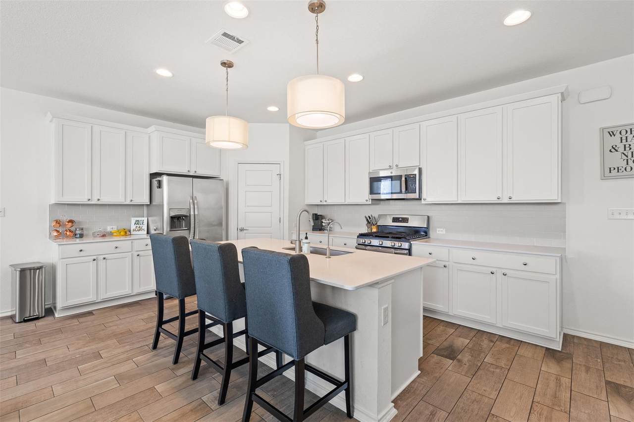 9107 Moonstone Dr - Photo 1