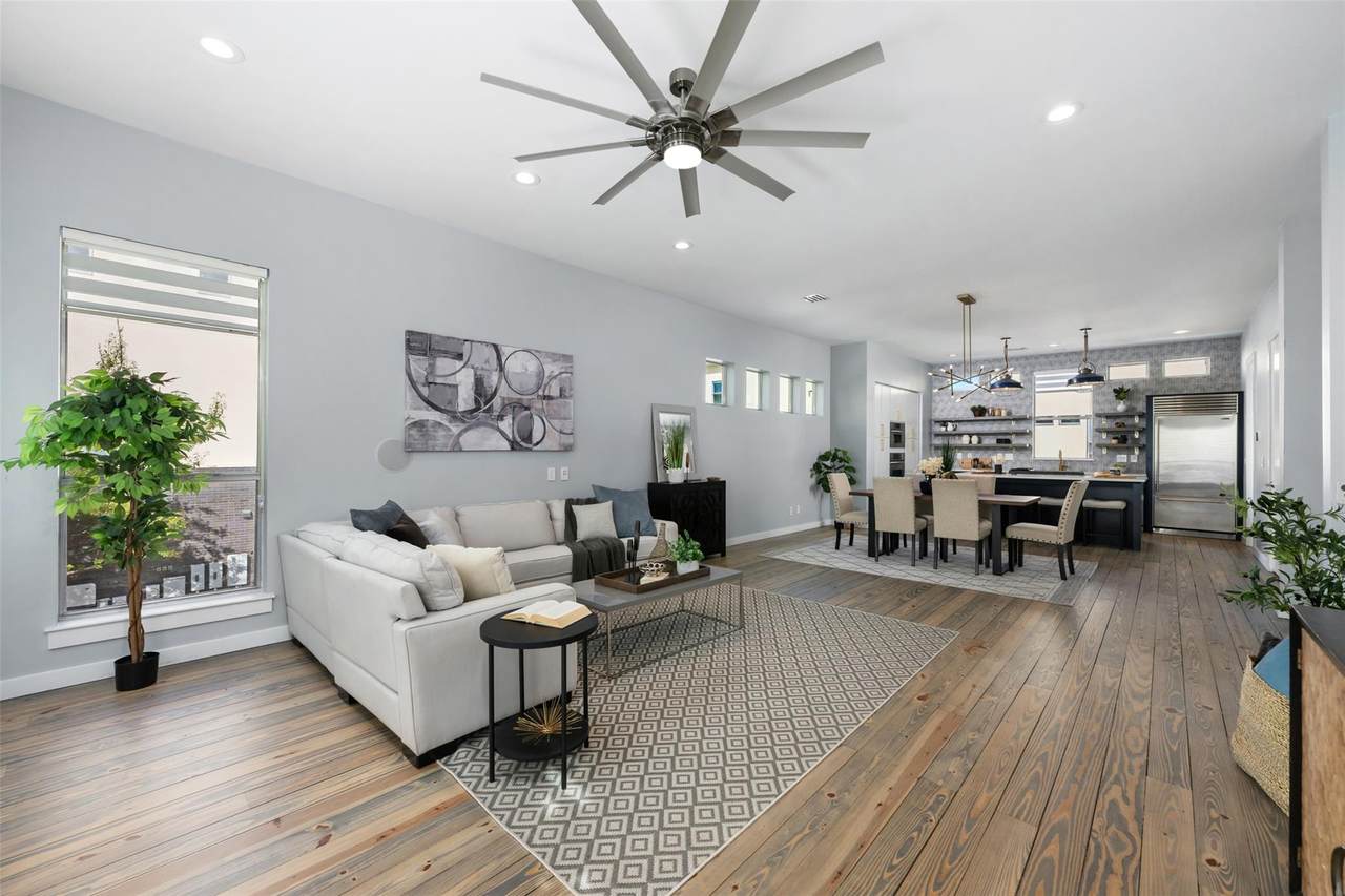 1209 Kinney Ave - Photo 1