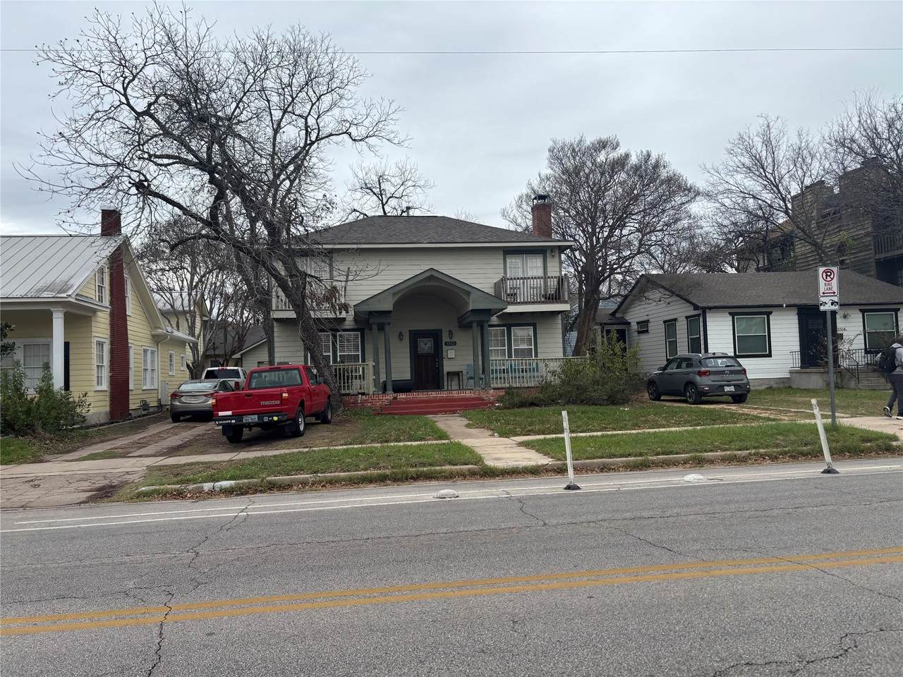 3502 Speedway - Photo 1