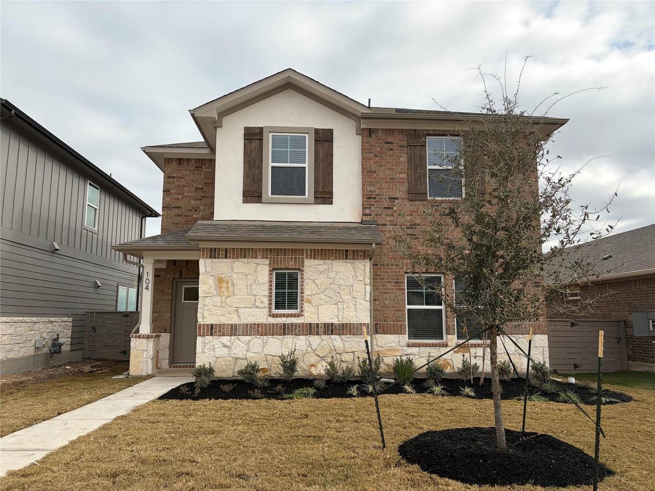 104 Maple Hedge Rd - Photo 1