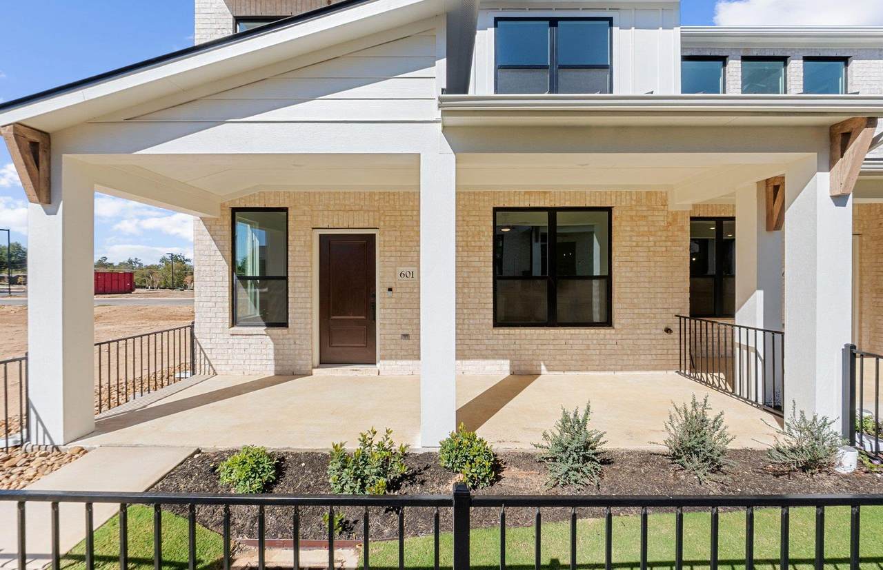 1280 Main St - Photo 1