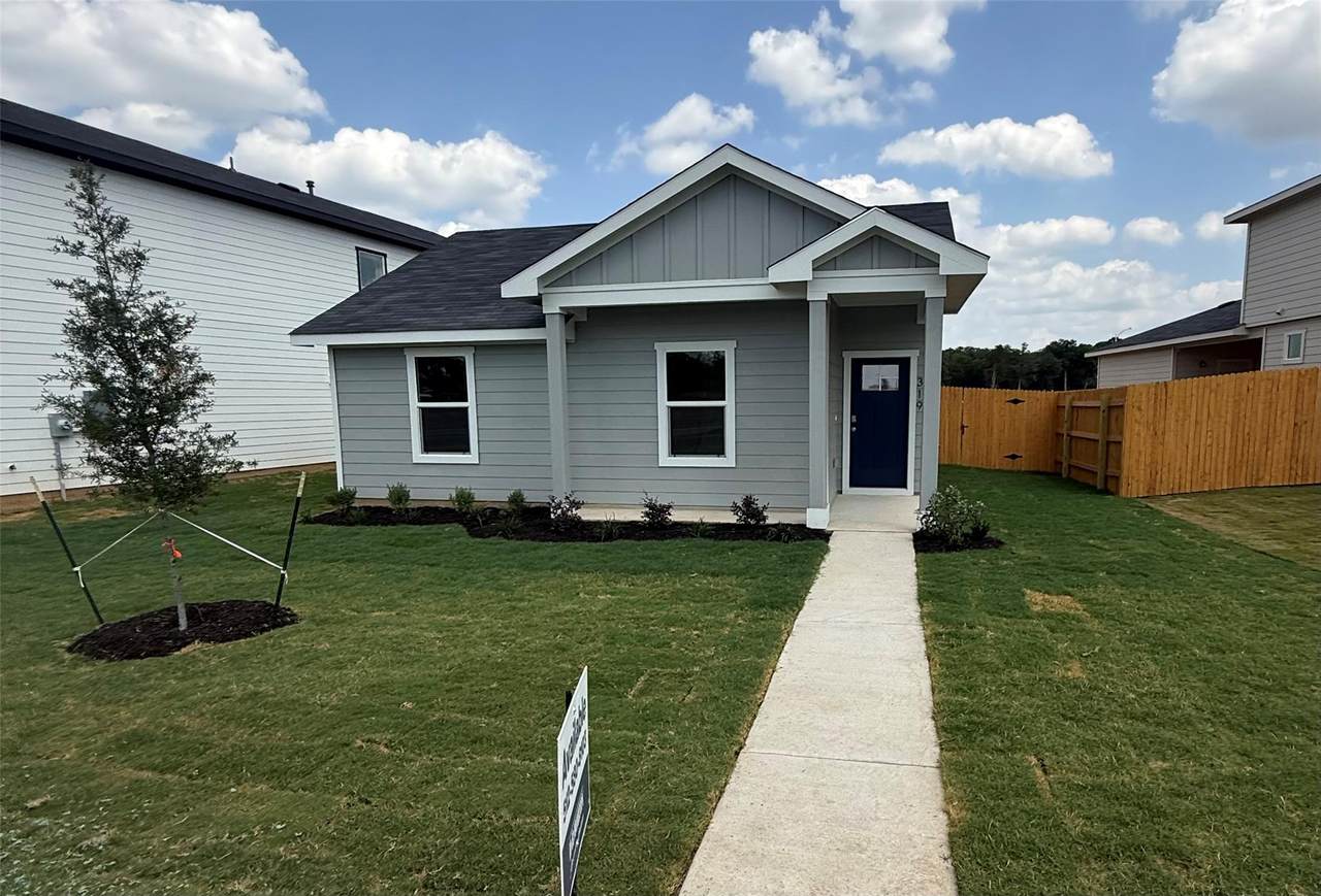 319 Puerto Plata Ave - Photo 1