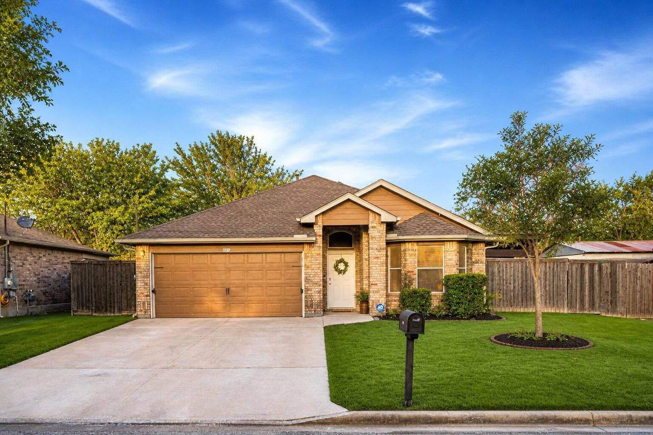 409 Lydia Ln - Photo 1
