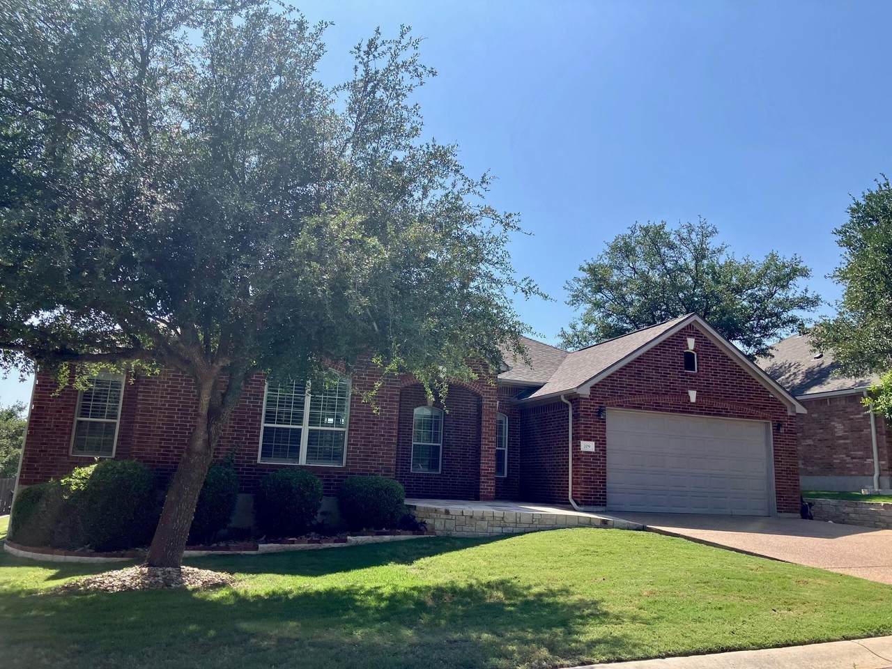 209 Country Creek Dr - Photo 1