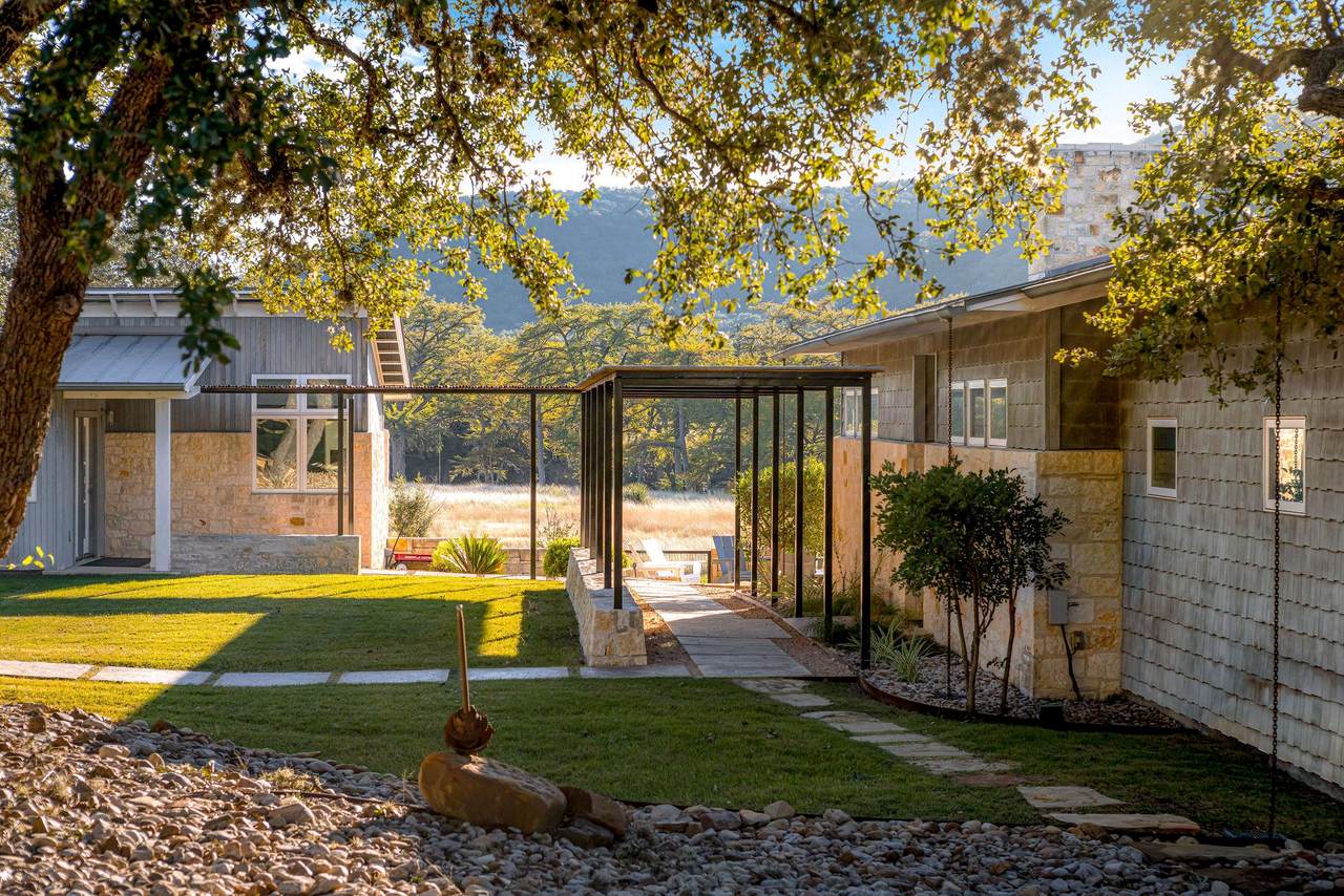 415 Frio Canon Trl - Photo 1