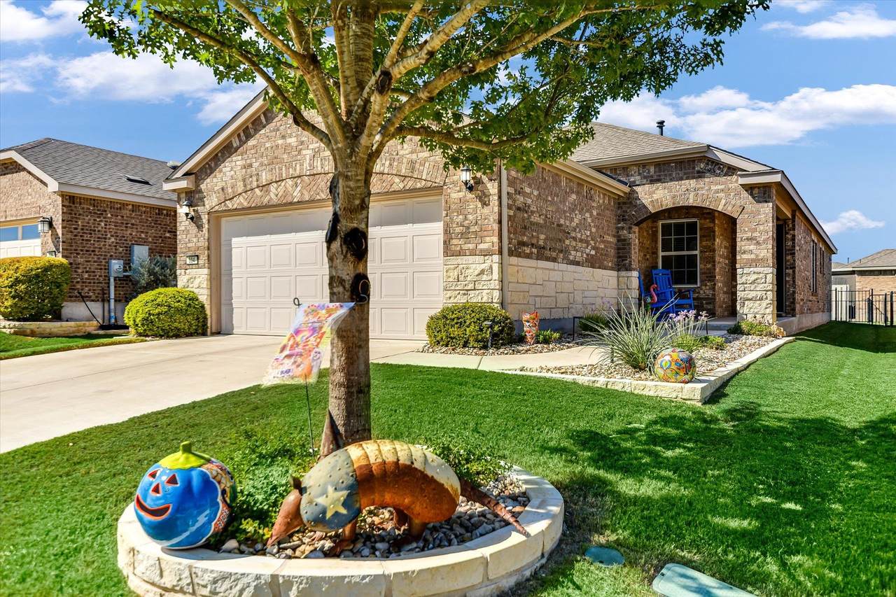 604 Rockport St - Photo 1