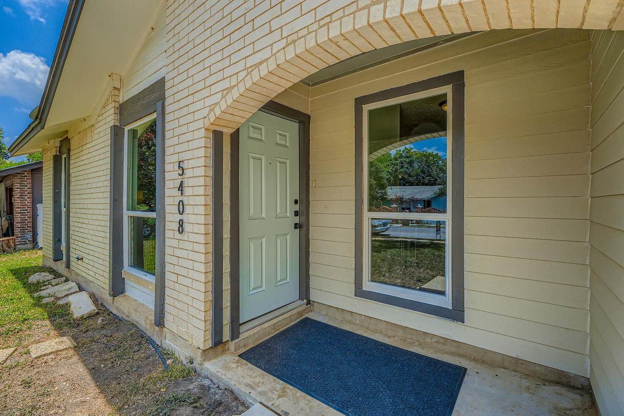 5408 Peppertree Pkwy - Photo 1
