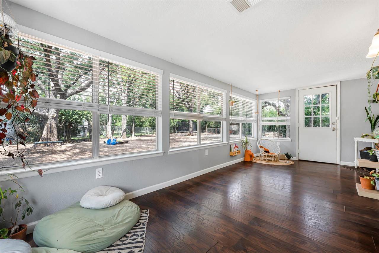 1906 Garden Villa Dr - Photo 1