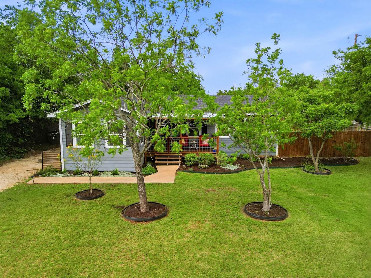 https://bt-photos.global.ssl.fastly.net/austin/1280_boomver_2_9885877-2.jpg