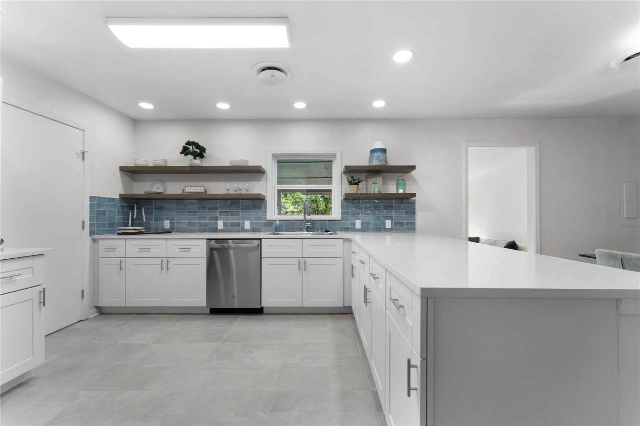 1802 Janis Dr - Photo 1