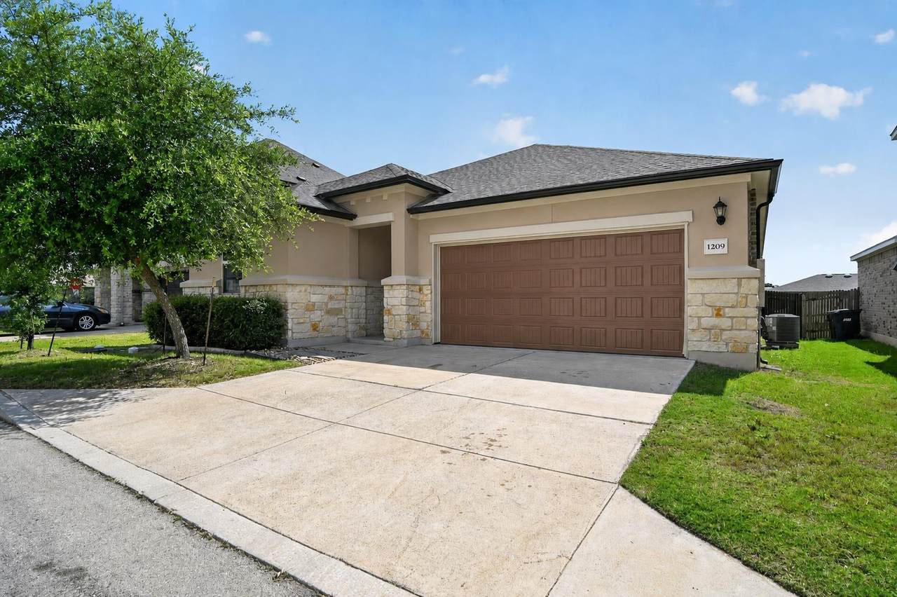 1209 Natchez Trl - Photo 1