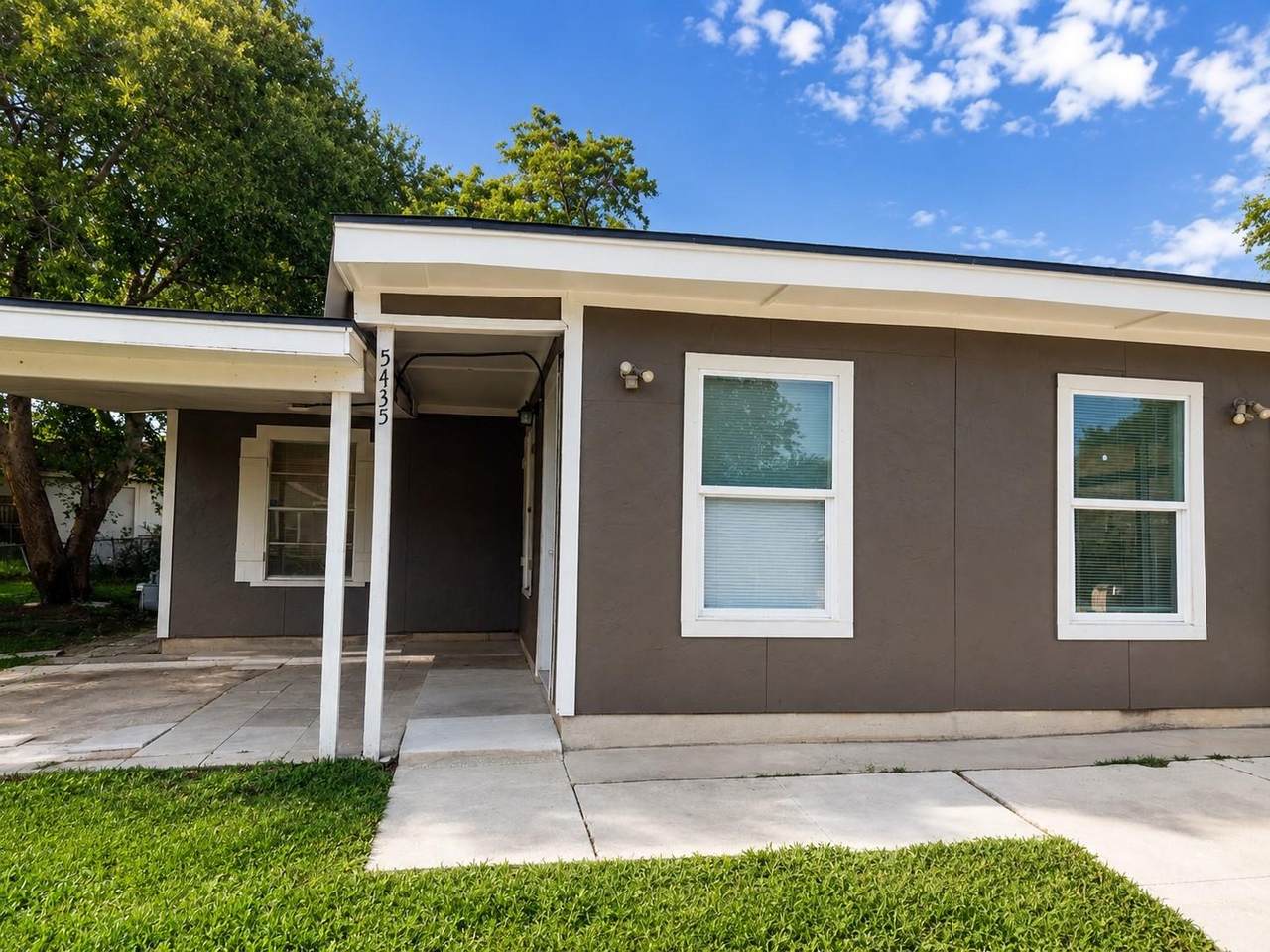 5435 Painted Horse St - Photo 1