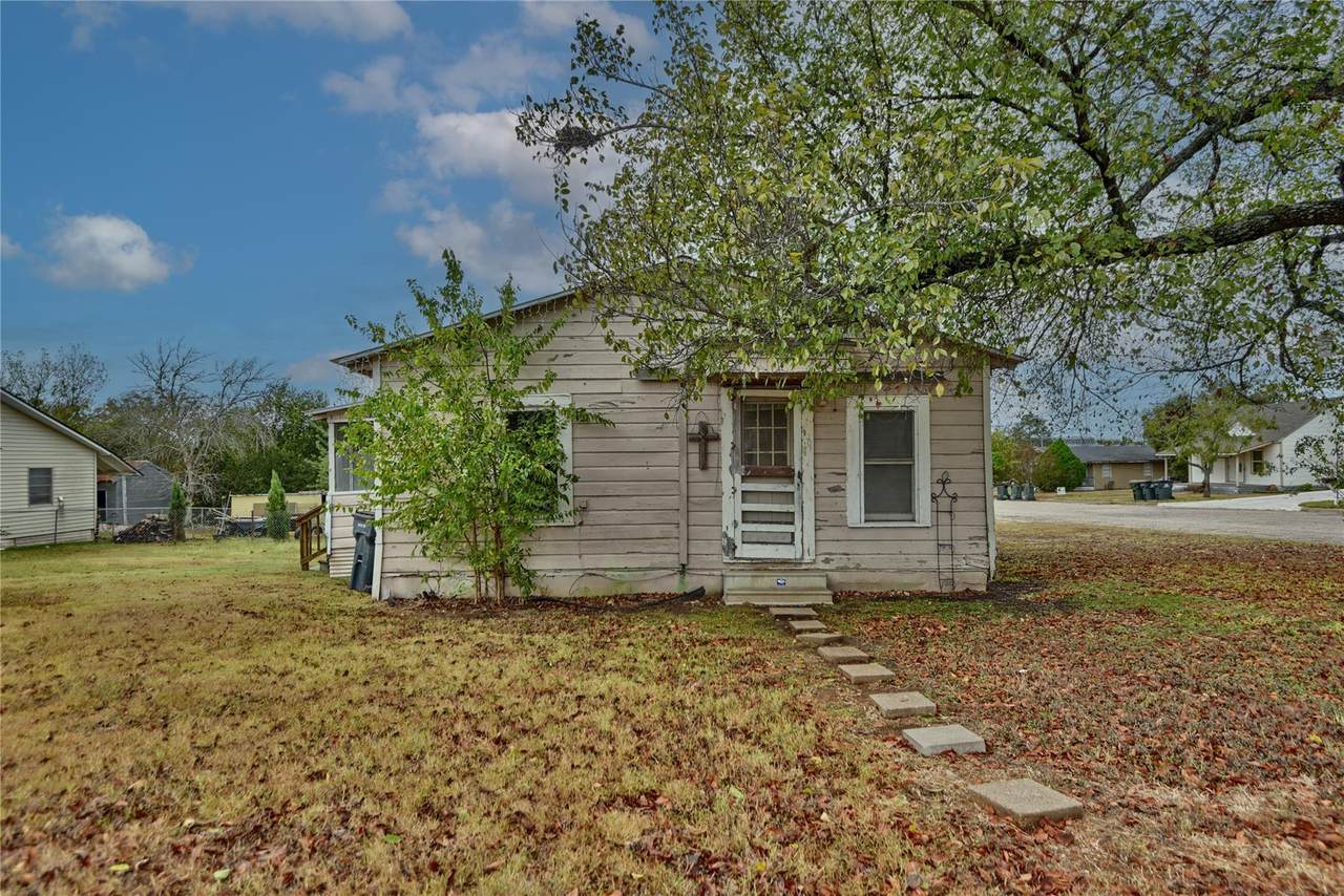 207 Waco St - Photo 1