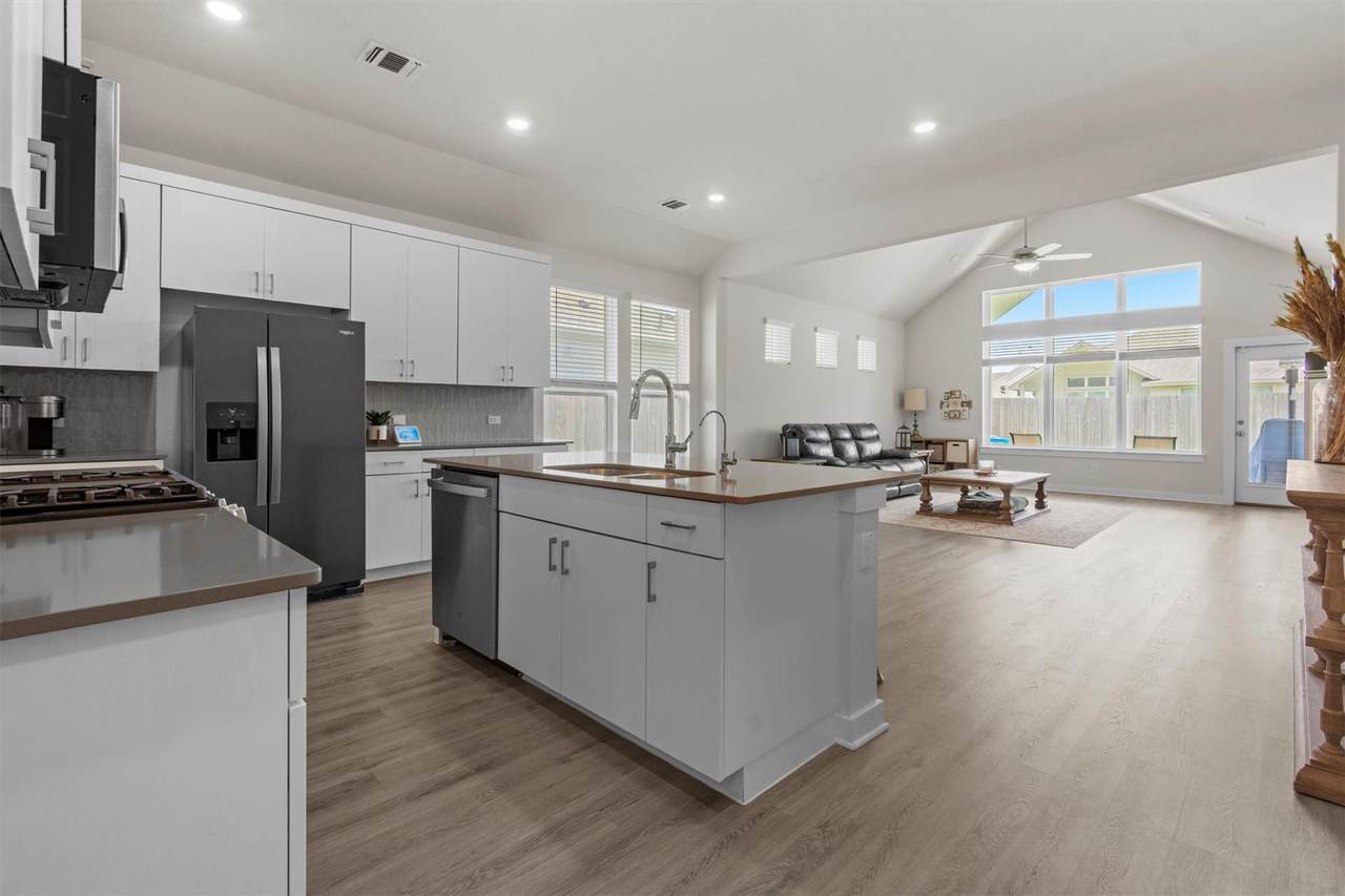 12805 Albatross Pass - Photo 1