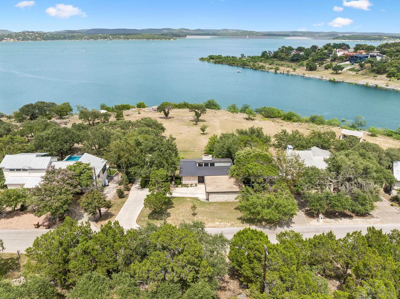 2270 Connie Dr - Photo 1