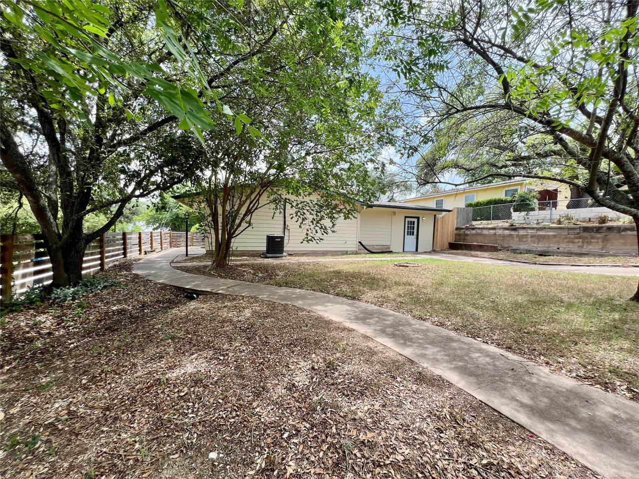 401 Philco Dr - Photo 1