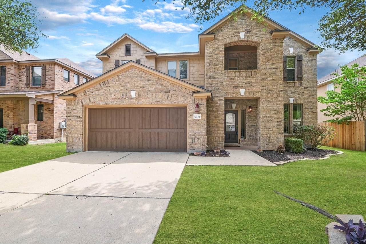 10229 English Oak Dr - Photo 1