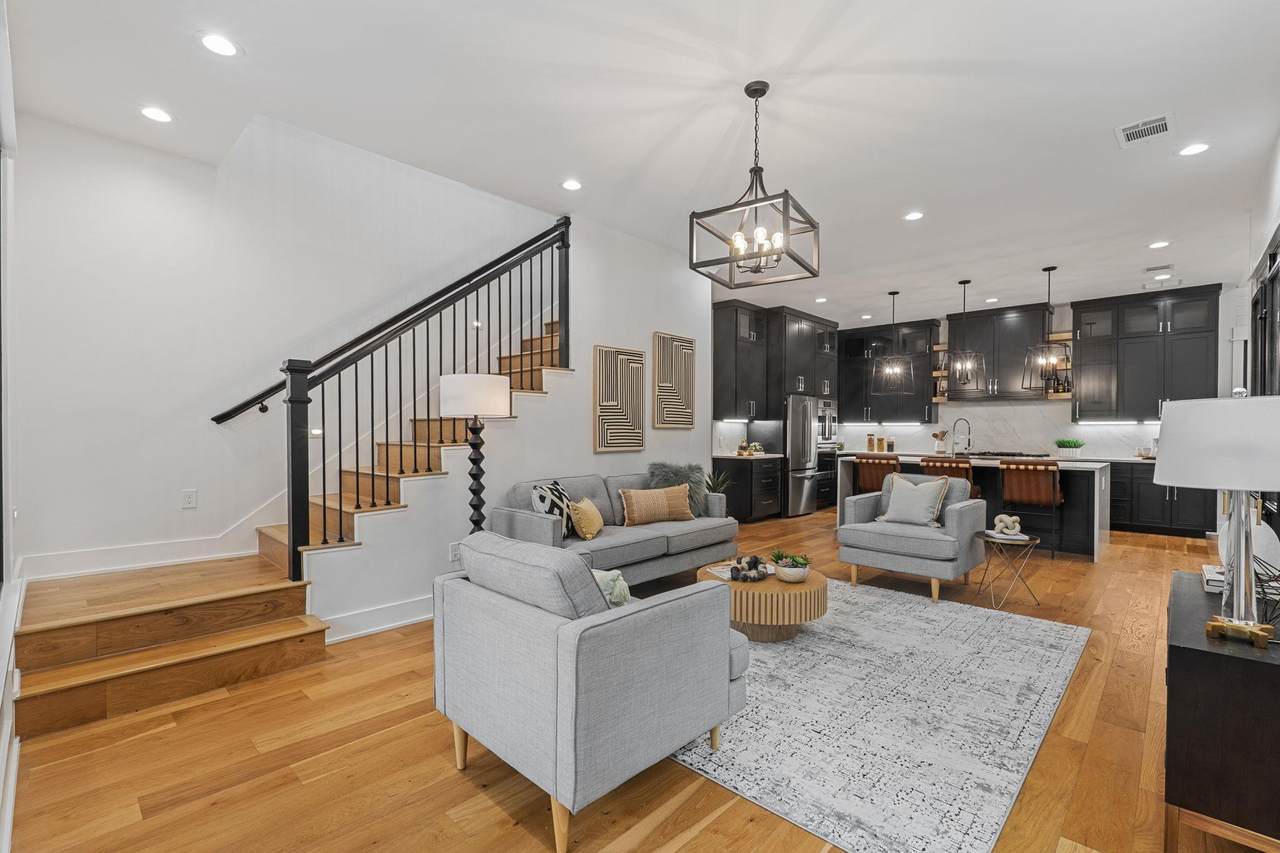 408 34th St - Photo 1