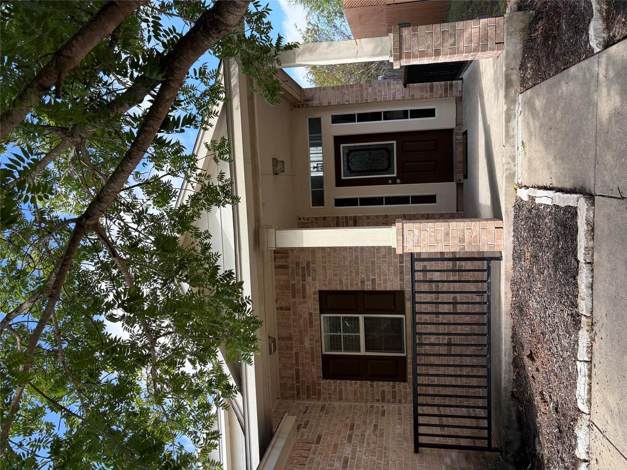 303 Grutsch Dr - Photo 1