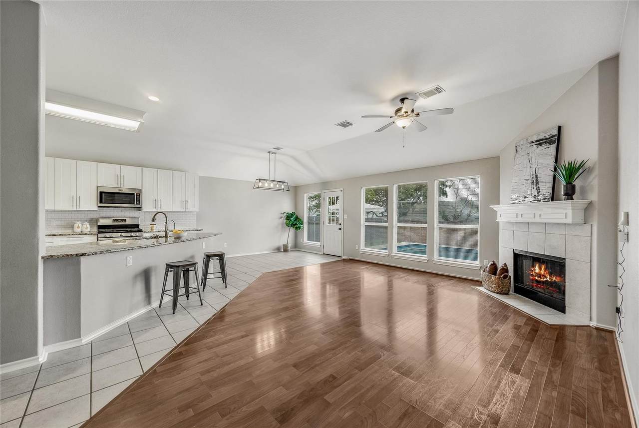 4319 Summercrest Loop - Photo 1