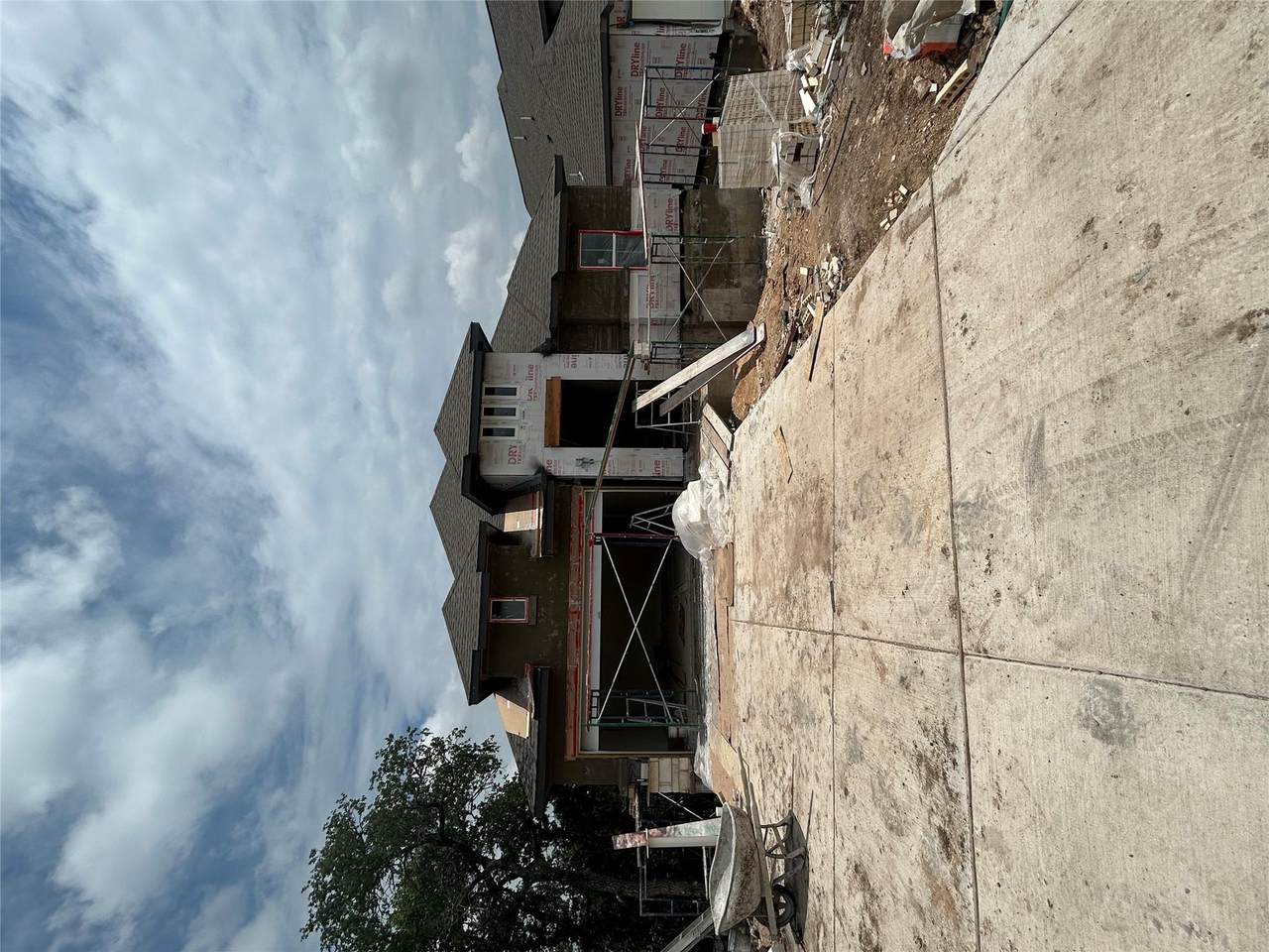 1405 Blue Moon Dr - Photo 1